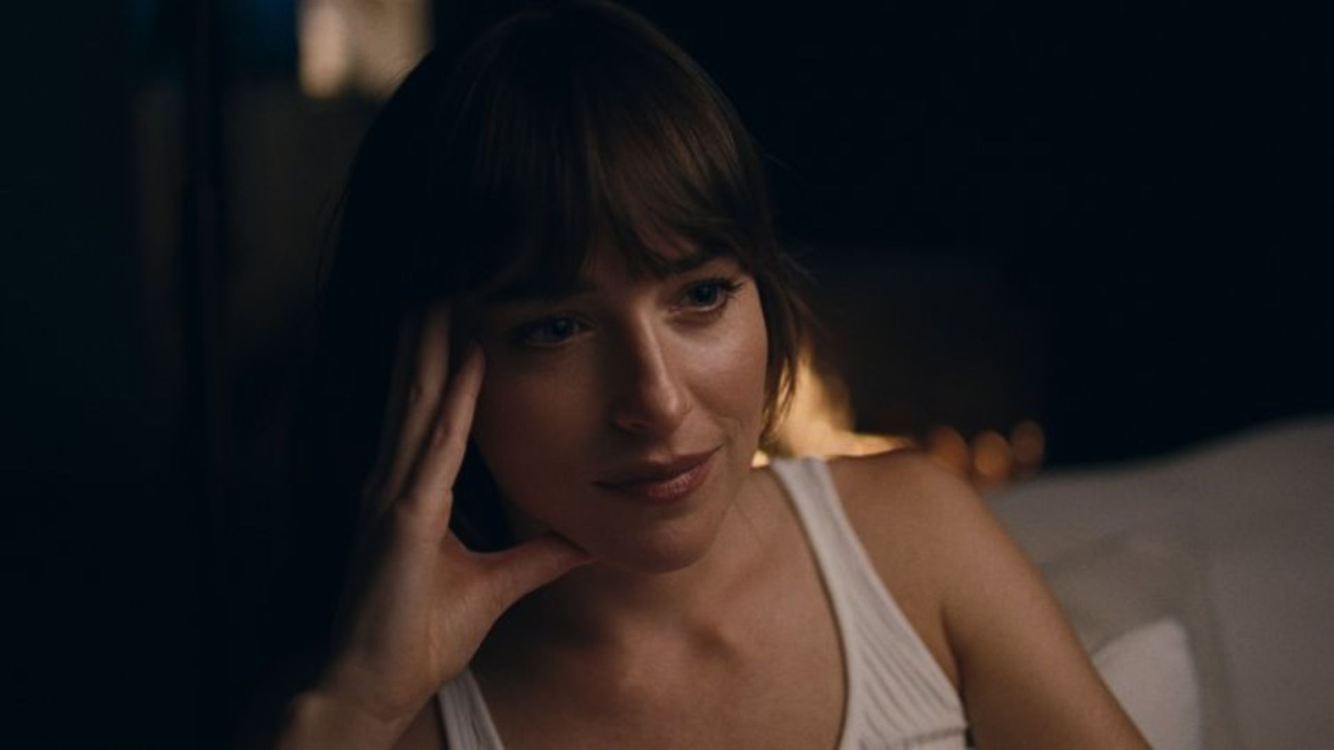 'Amores à Parte', comédia com Dakota Johnson, ganha trailer e data de estreia