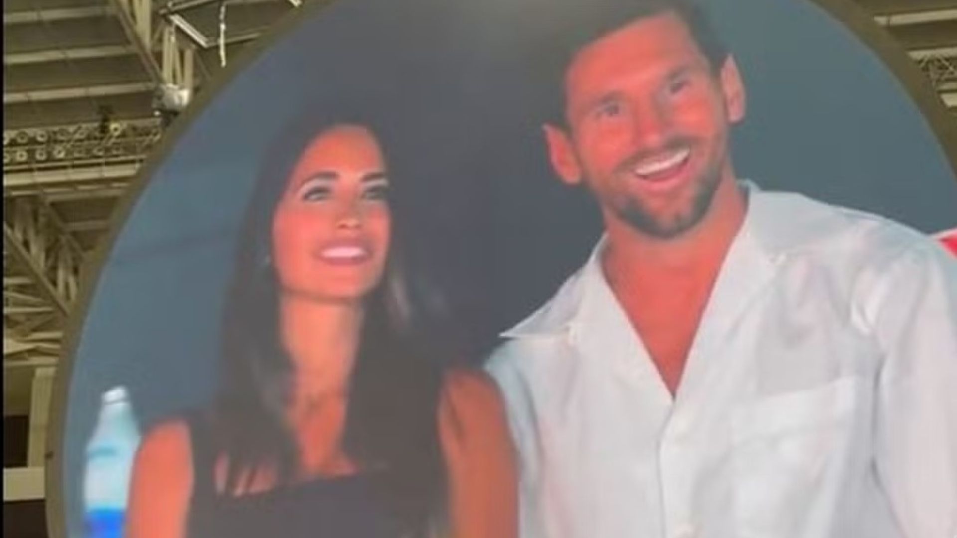 Antonella Roccuzzo e Lionel Messi no show do Coldplay