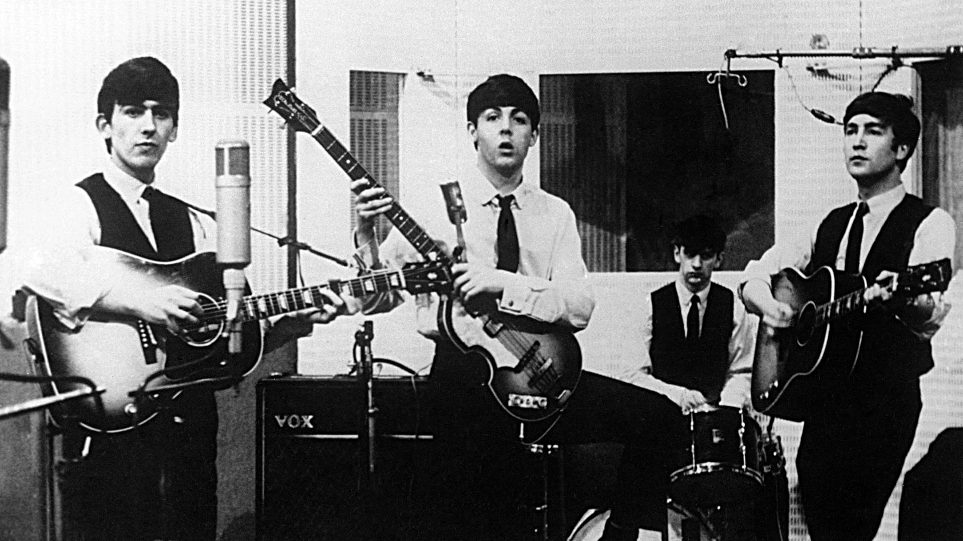 Beatles em estúdio em 1963 (E-D): George Harrison, Paul McCartney, Ringo Starr e John Lennon - Foto: Michael Ochs Archives / Getty Images