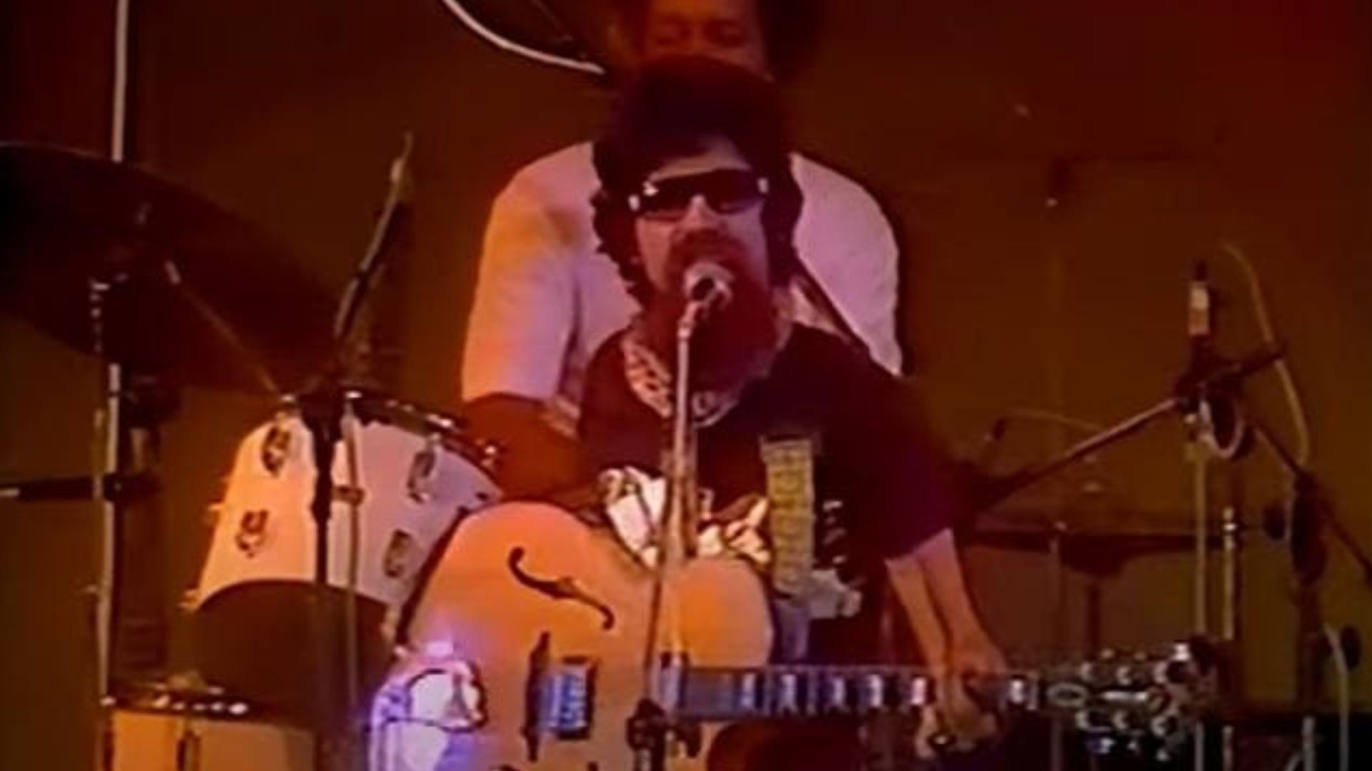 Caixão de Raul Seixas quase foi levado de seu velório para o bar?