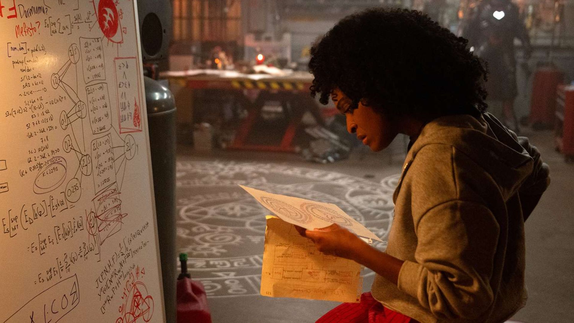 Dominique Thorne relembra reação ao descobrir que AQUELE personagem estaria em 'Coração de Ferro'