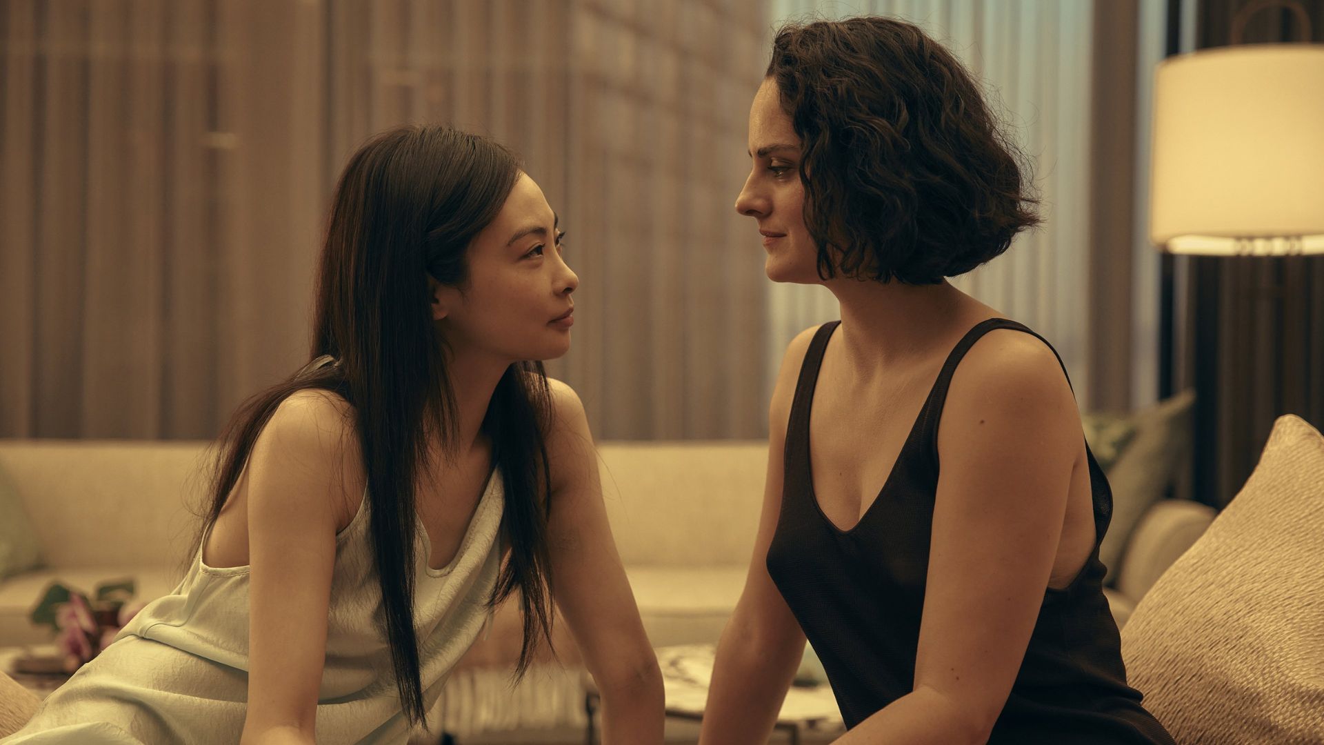 'Emmanuelle', nova versão do clássico erótico, chega aos cinemas