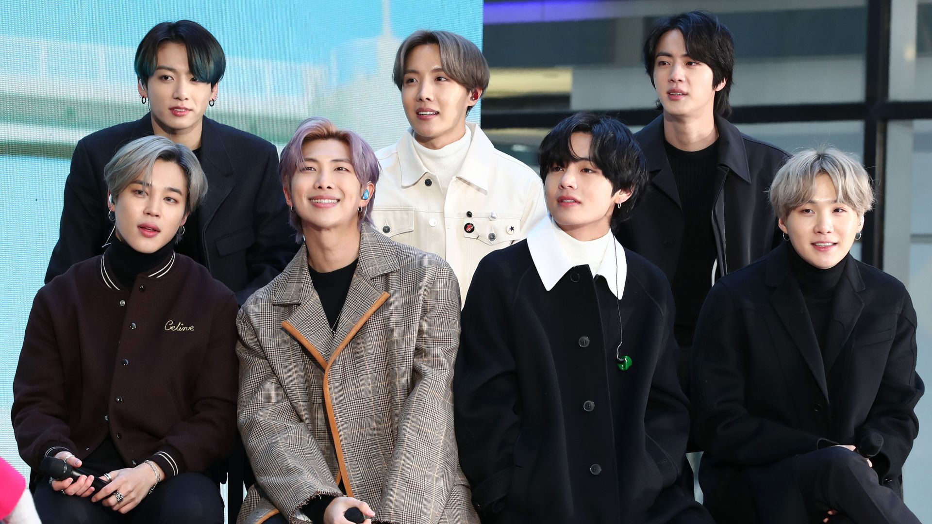 BTS (Jimin, Jungkook, RM, J-Hope, V, Jin e SUGA) em 2020