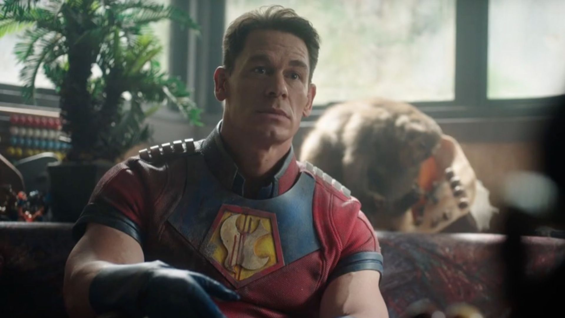 John Cena faz uma rápida aparição com o Pacificar em Superman, longa de estreia do novo Universo Cinematográfico da DC (Foto: Divulgação/HBO Max)