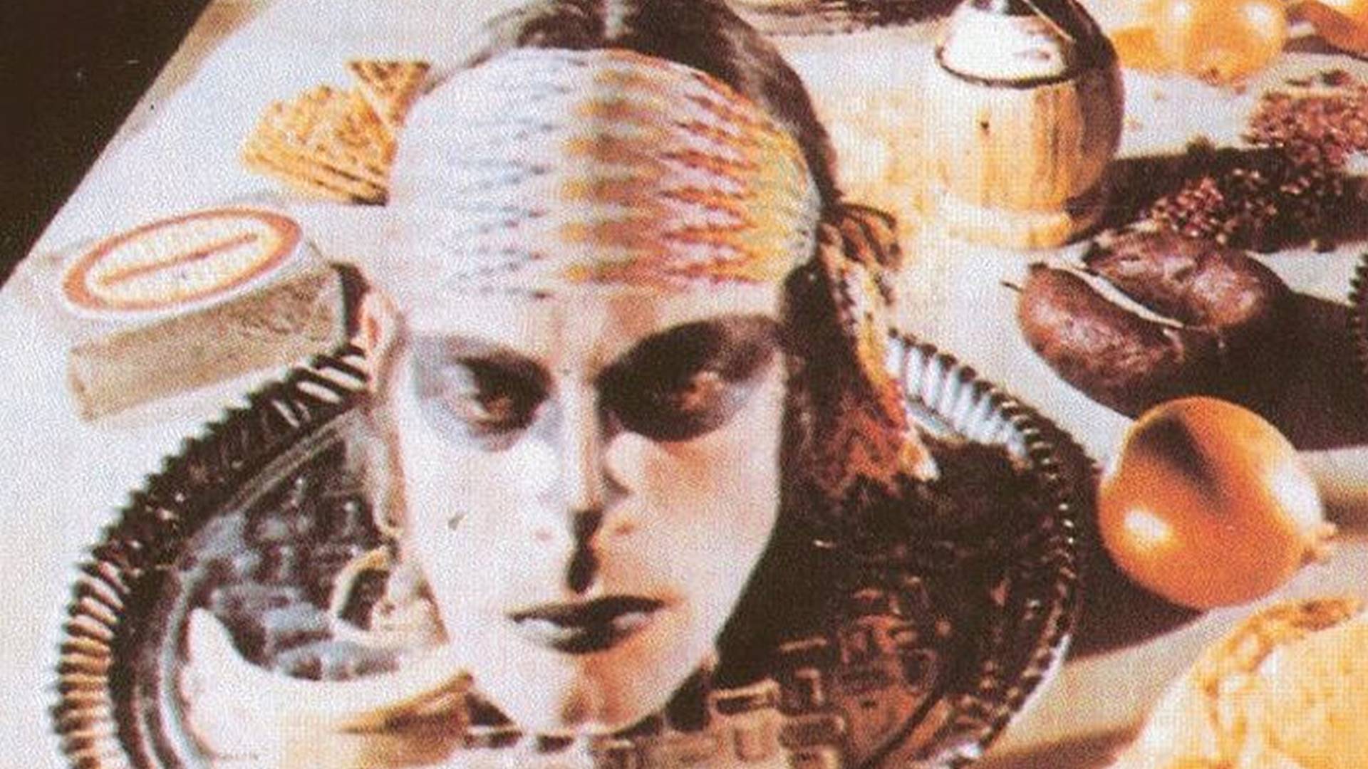 Ney Matogrosso na capa do álbum de estreia do Secos & Molhados