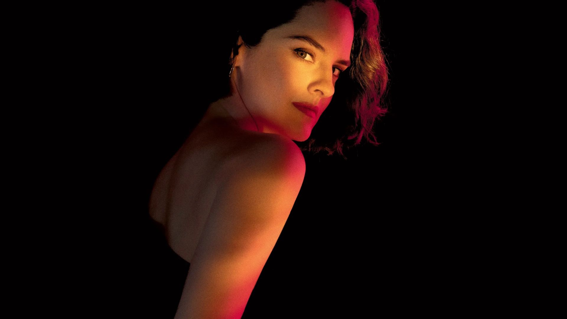 Novo 'Emmanuelle' troca erotismo do clássico por exploração rasa da sexualidade feminina