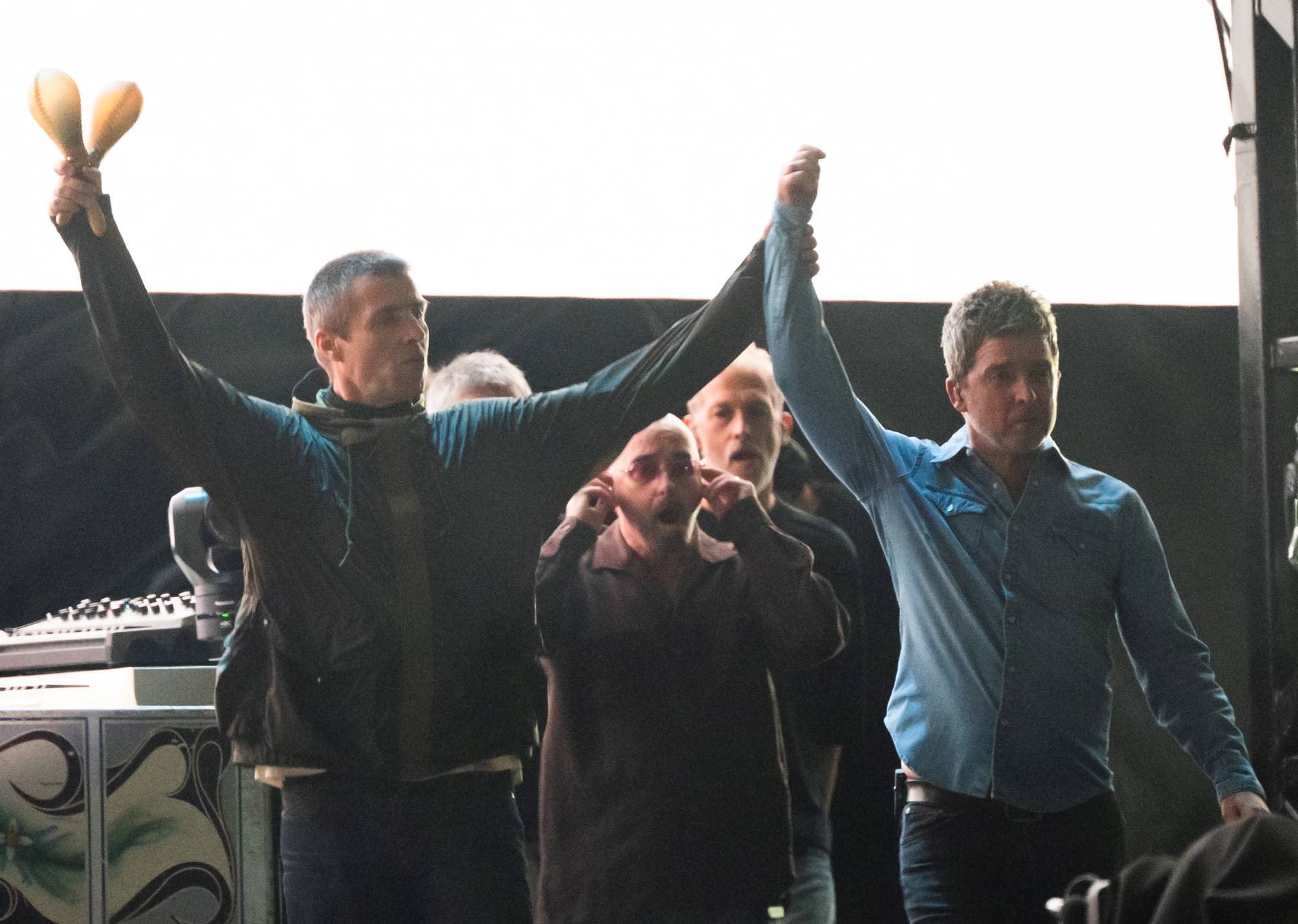 Oasis durante show de reunião no País de Gales