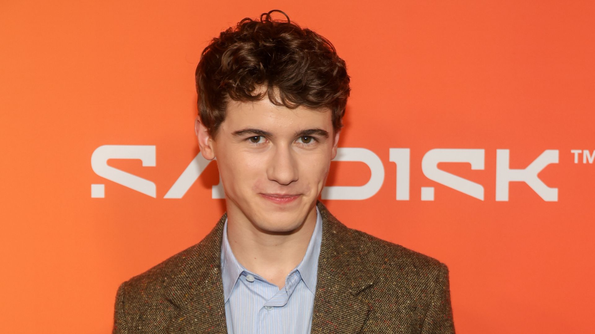 Sam Nivola interpretou Lochlan Ratliff na terceira temporada de The White Lotus