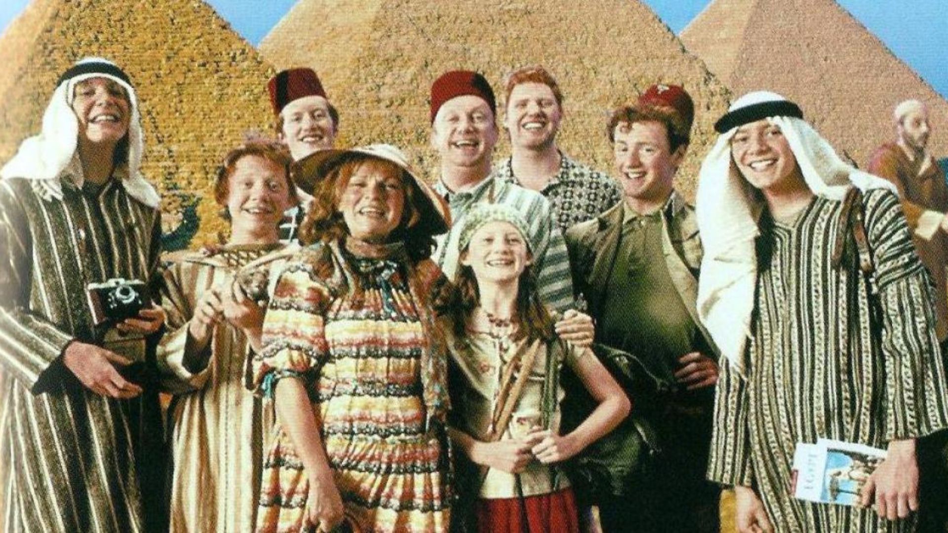 Irmãos Weasley aparecem juntos em nova foto da série de Harry Potter; veja