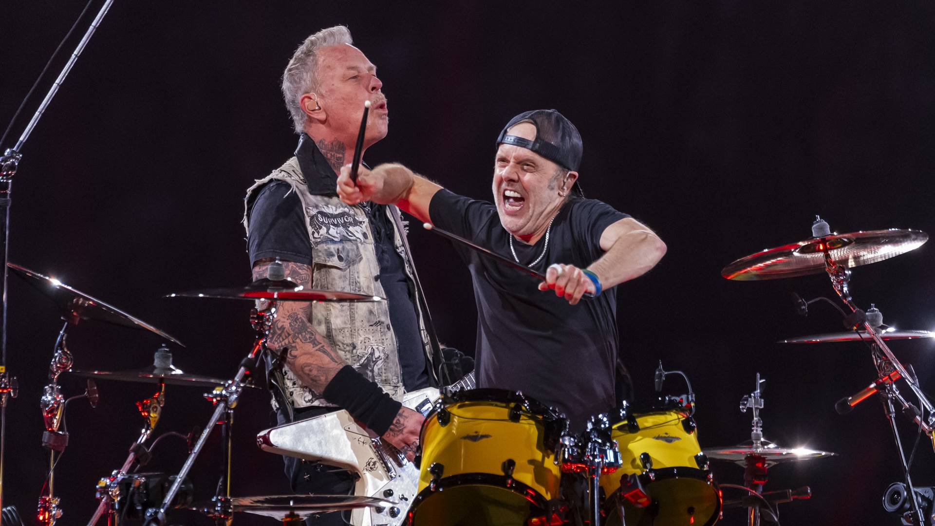 James Hetfield e Lars Ulrich durante show do Metallica em 2023