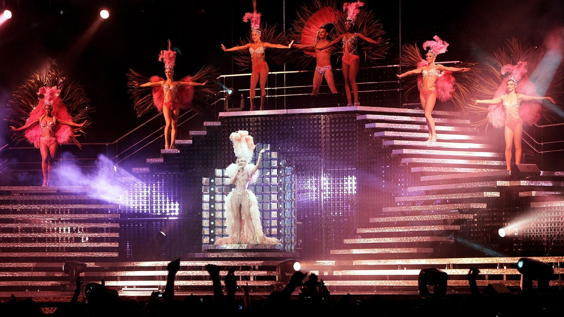 Kylie Minogue Showgirl Homecoming Tour, 2005