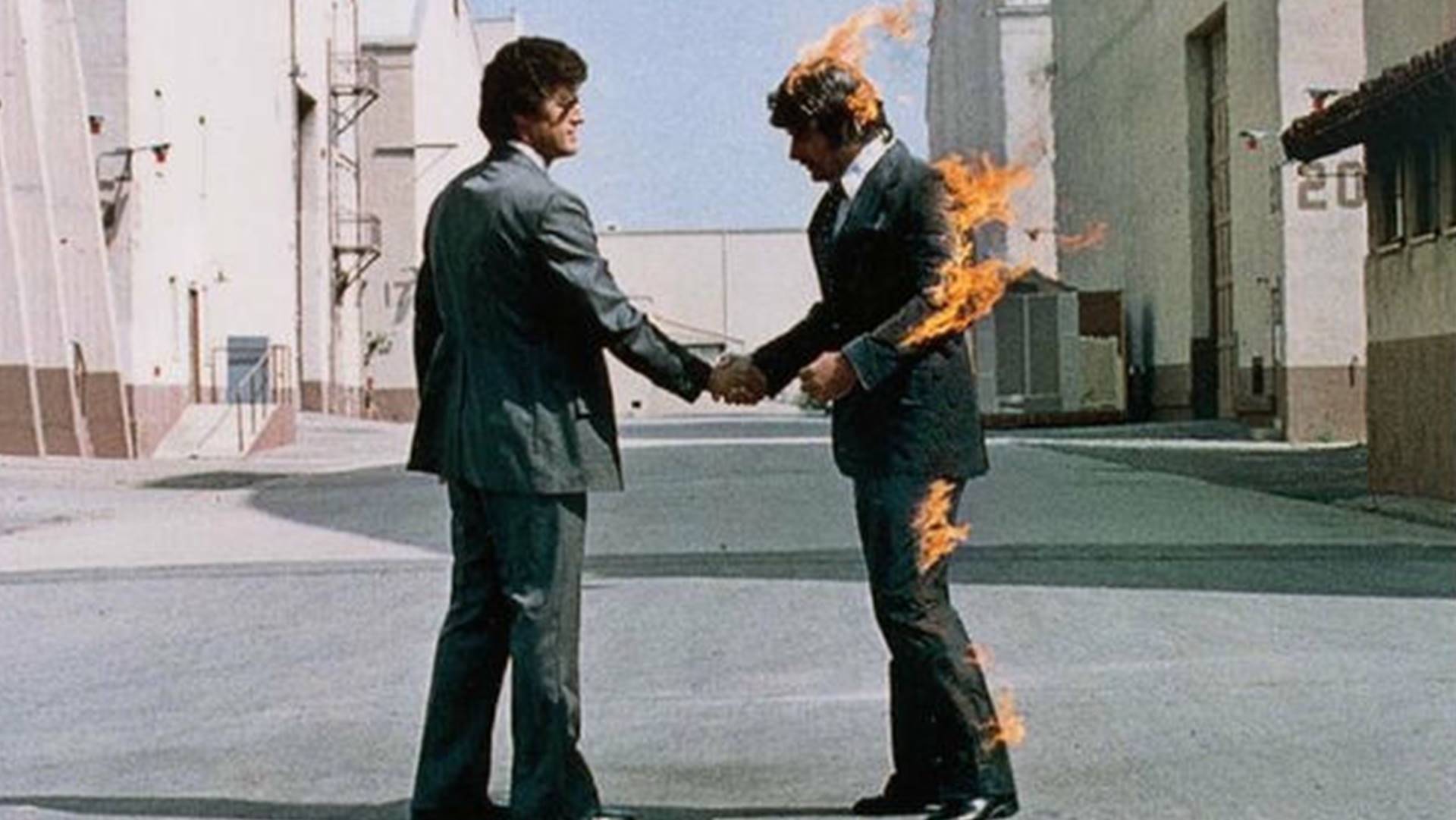 Capa de Wish You Were Here, álbum do Pink Floyd