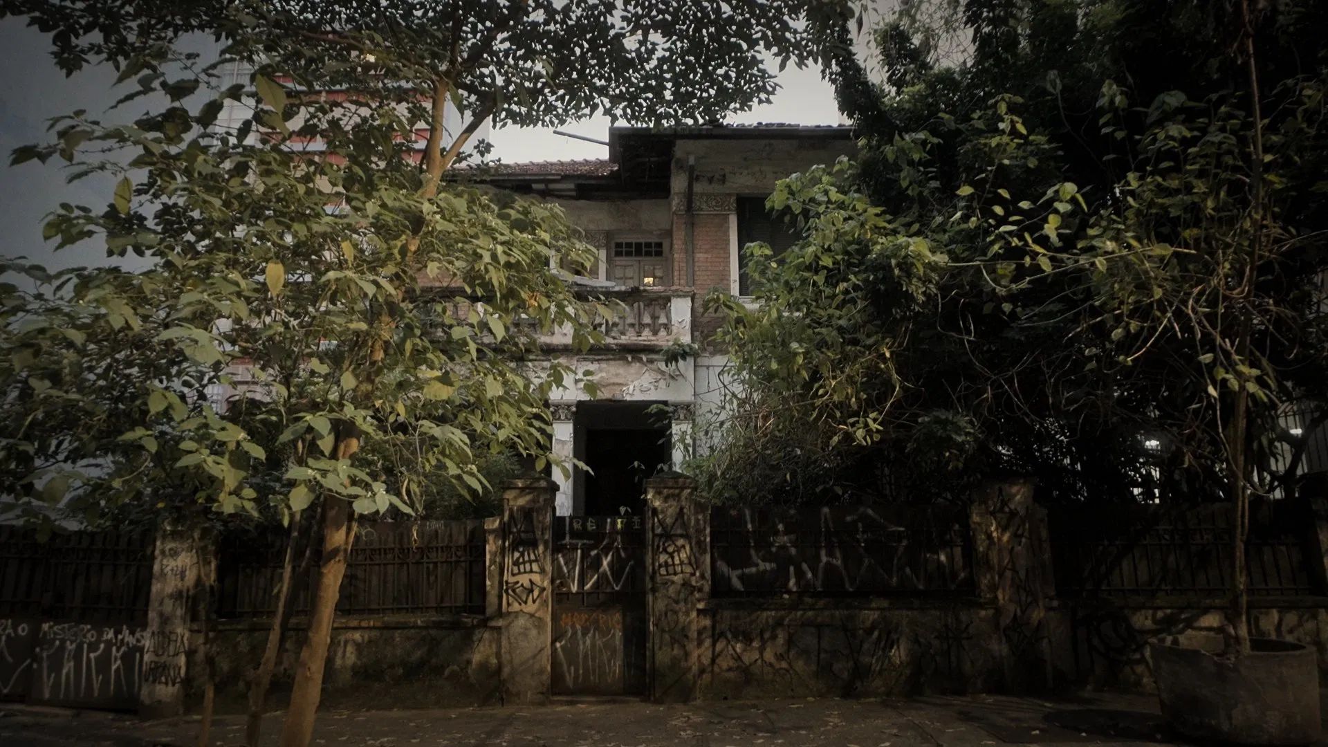 Que horas estreia 'A Mulher da Casa Abandonada', série documental baseada no podcast de sucesso?