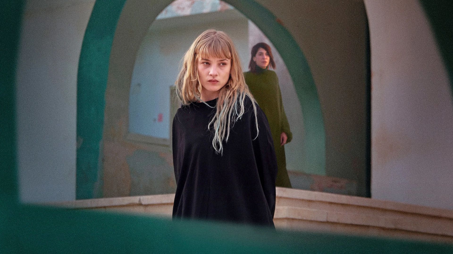 'Rabia – As Esposas do Estado Islâmico' se limita à observação de uma realidade assustadora