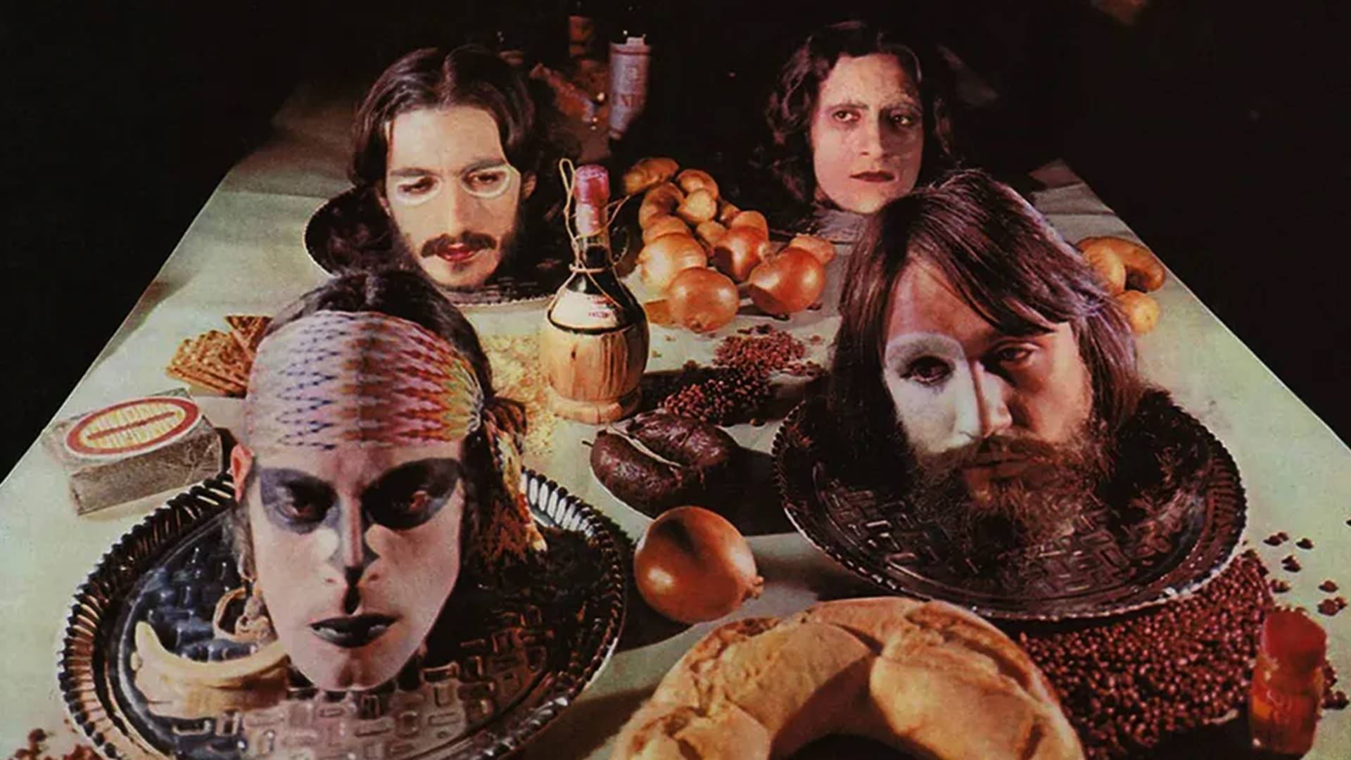 Secos & Molhados na capa do álbum de estreia