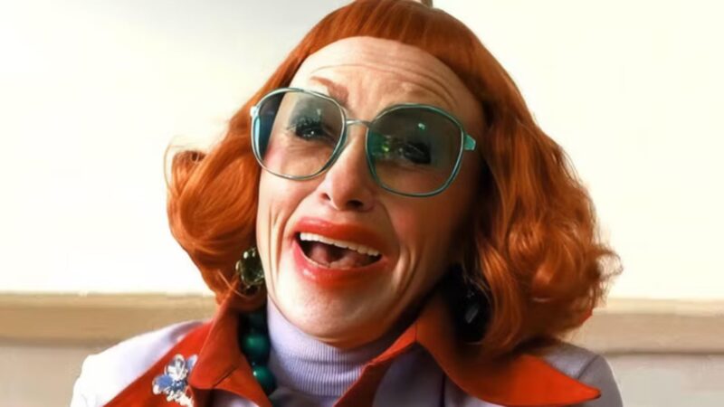 Diretor finalmente revela a origem assutadora da Tia Gladys