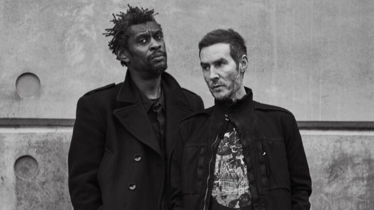 Massive Attack anuncia novo álbum para 2026, mas com um porém