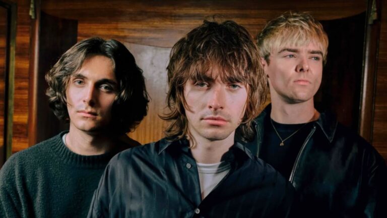 Gene Gallagher e sua banda grunge Villanelle lançam explosivo single de estreia ‘Hinge’