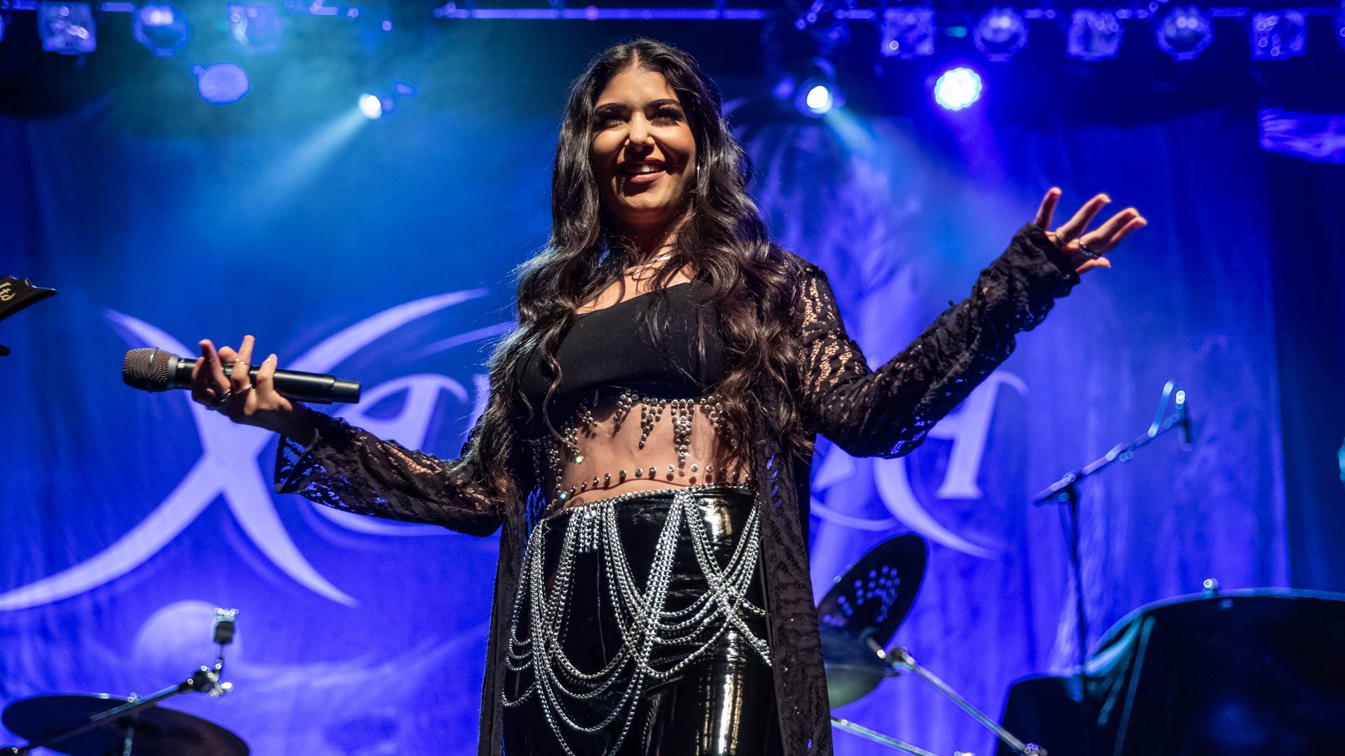 Ambre Vourvahis, cantora do Xandria, em 2023