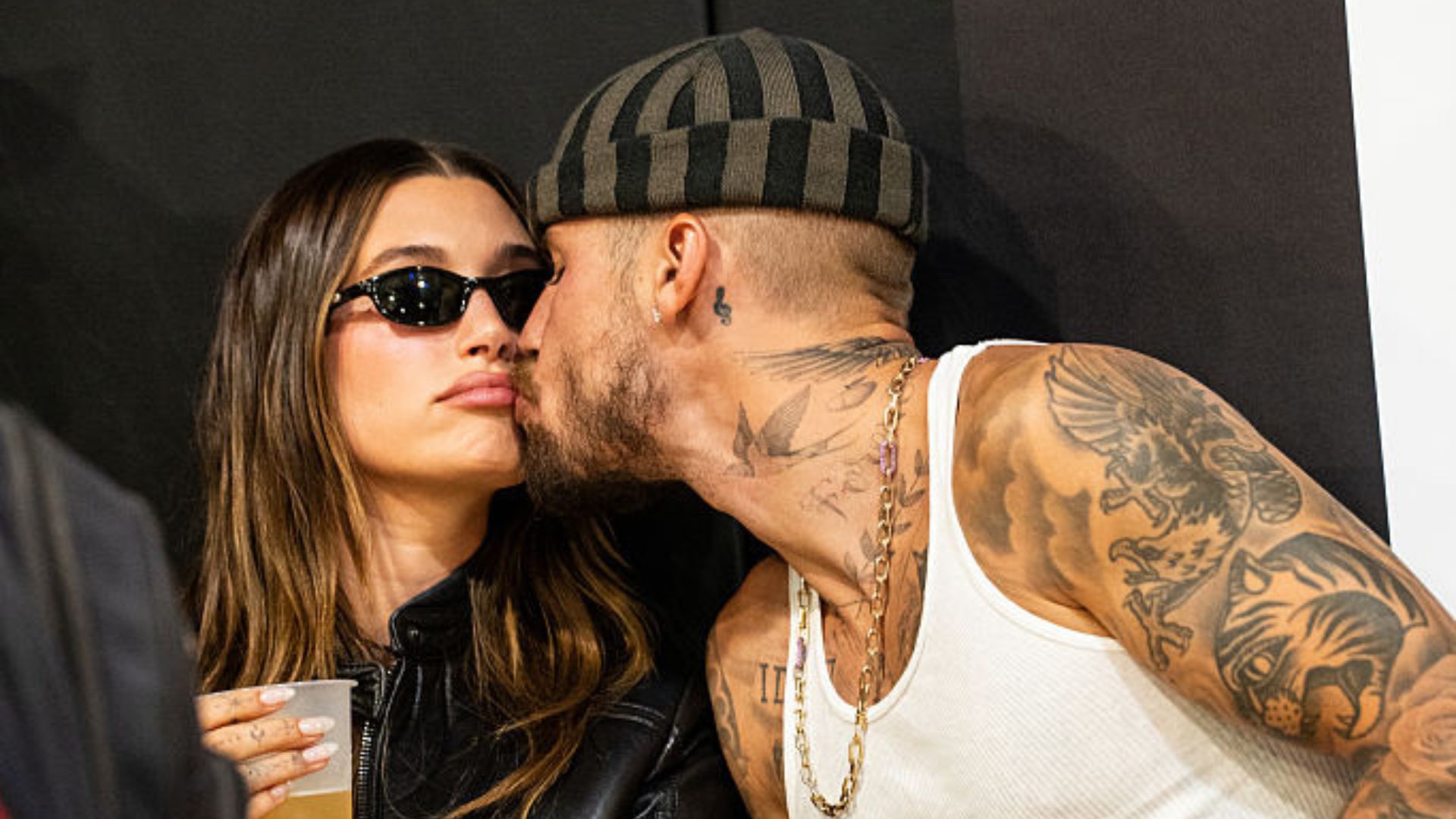 Justin Bieber segue apaixonado por Hailey em 'Swag II'