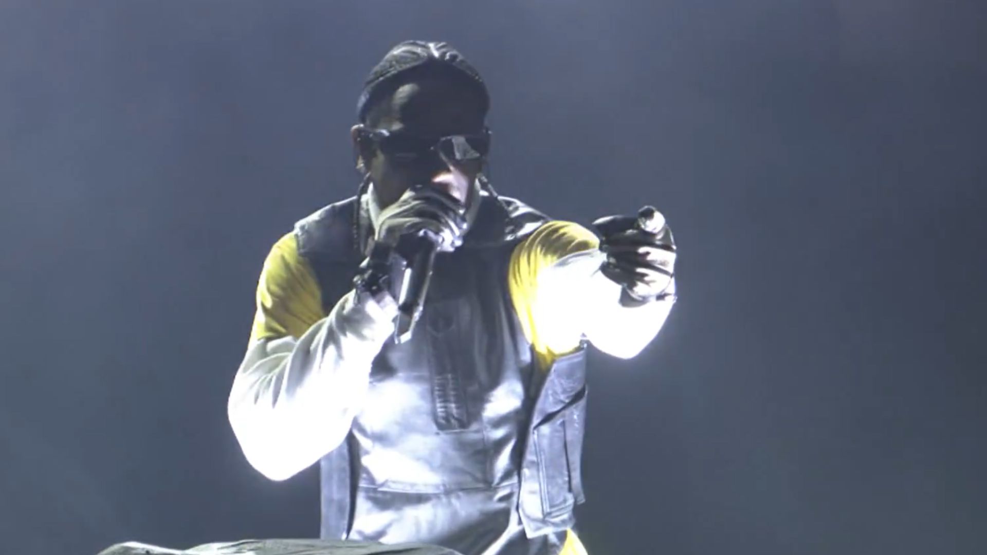 No 'dia do hip hop' do The Town, Travis Scott faz show de rockstar