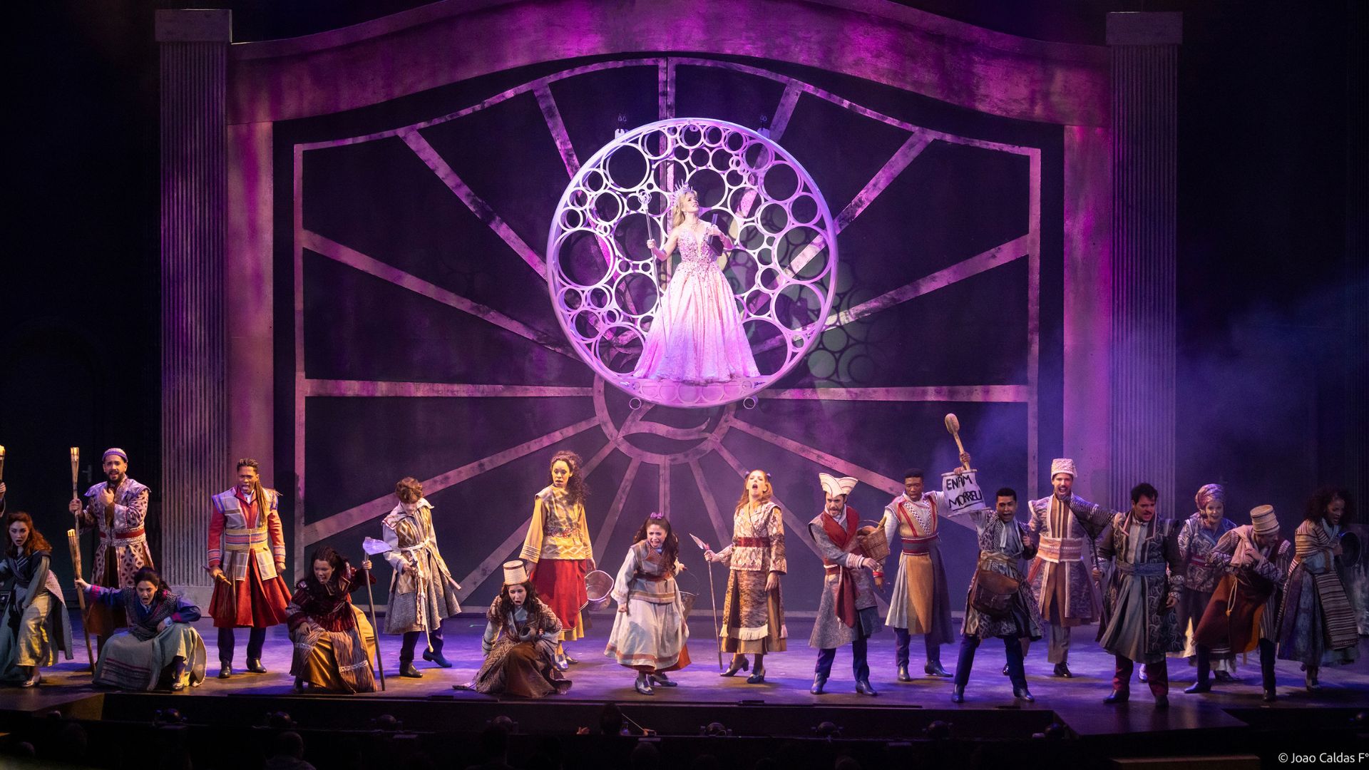 Nova temporada de 'Wicked' encanta com espetáculo musical vibrante e inesquecível (Divulgação/Foto: João Caldas Filho)