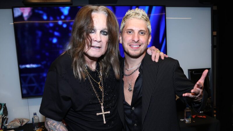 Ozzy Osbourne e Andrew Watt em 2024 (Foto: Kevin Mazur/Getty Images for The Rock and Roll Hall of Fame)