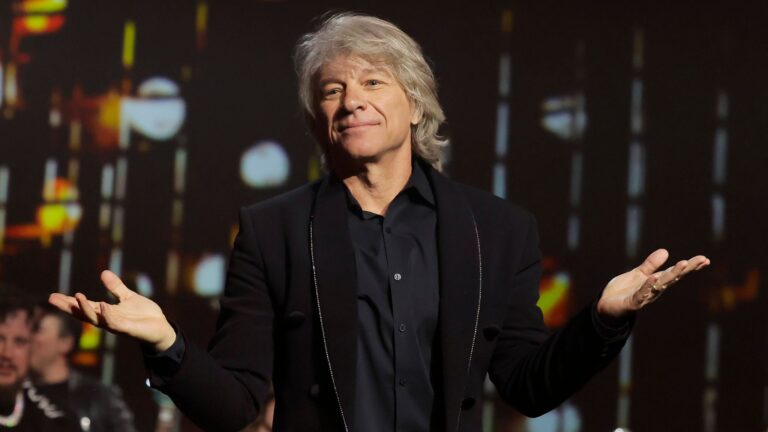 Bon Jovi anuncia retorno aos palcos após cirurgia nas cordas vocais