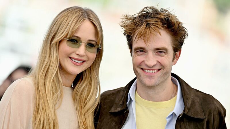 revistapazes.com - Jennifer Lawrence revela cena bizarra com Robert Pattinson: “Dei comida do lixo e ele continuou comendo”