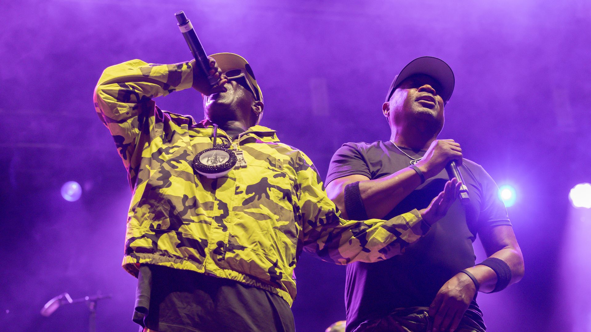 https://rollingstone.com.br/musica/public-enemy-nos-incentiva-a-fazer-alguma-coisa-em-videoclipe-de-forte-teor-politico/ https://rollingstone.com.br/musica/public-enemy-nos-incentiva-a-fazer-alguma-coisa-em-videoclipe-de-forte-teor-politico/