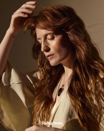 Florence Welch em Nova York. O novo álbum de Welch, "Everybody Scream", chega às plataformas digitais em 31 de outubro