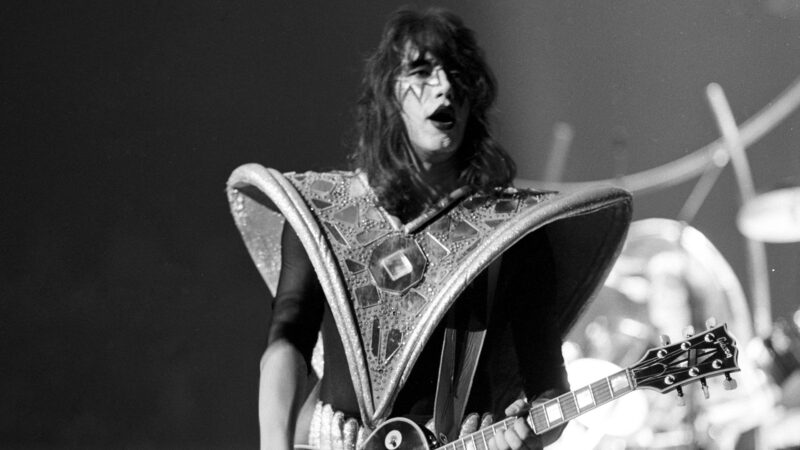 Ace Frehley, guitarrista original do Kiss, na década de 1970