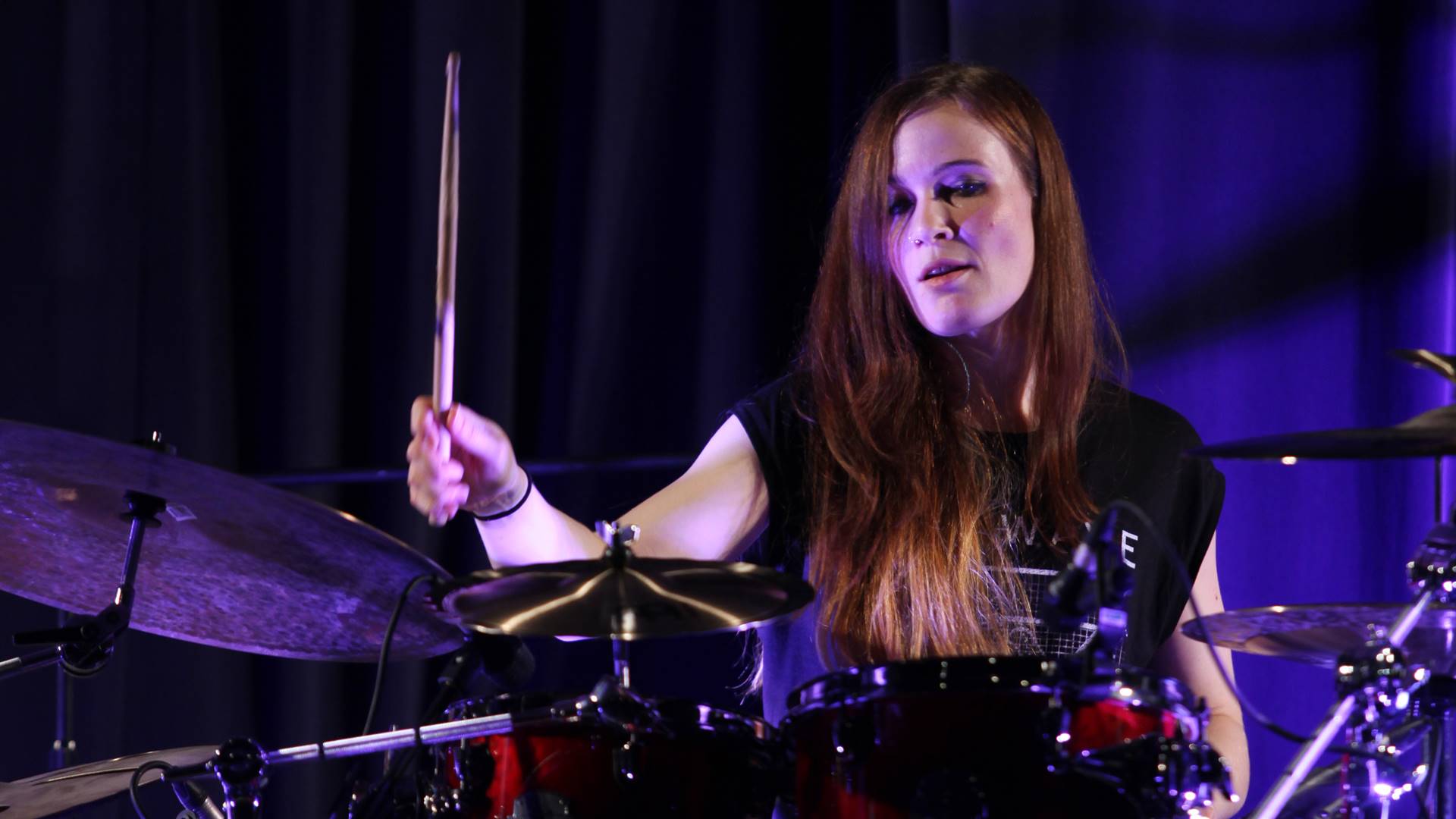 Anika Nilles, baterista do Rush, em 2015