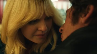 Faye Roman, personagem de Odessa Young no filme Springsteen: Salve-me do Desconhecido (Foto: reprodução / YouTube)