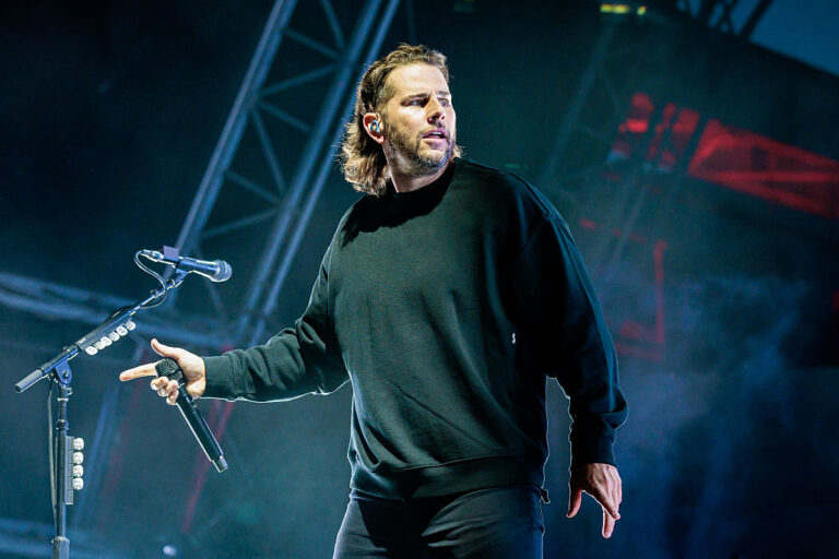 Vocalista do Avenged Sevenfold defende mensagem a reféns israelenses: ‘Não é político — é humano’