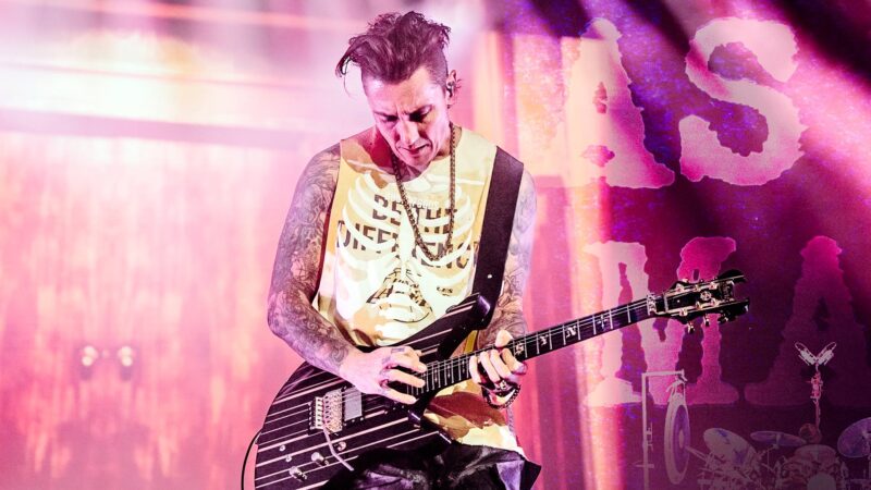 Synyster Gates, guitarrista do Avenged Sevenfold (Foto: Julia Nikiforova)