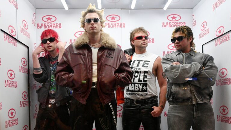 5 Seconds of Summer continua expandindo seus horizontes em novo álbum