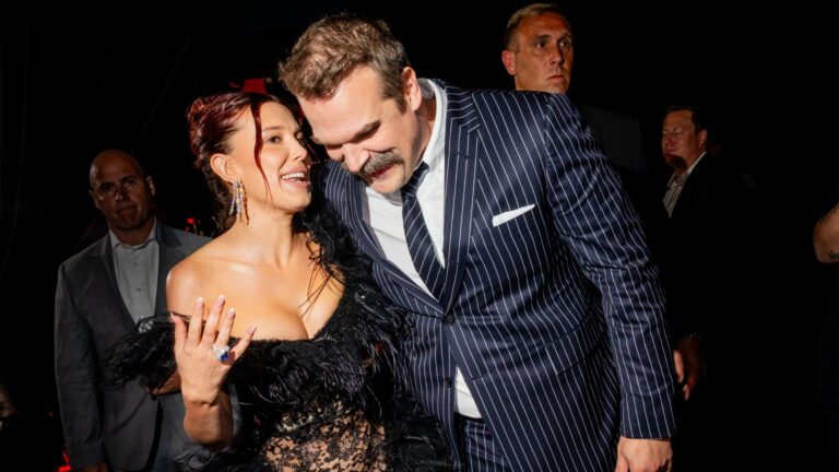 Criadores de ‘Stranger Things’ comentam polêmica entre Millie Bobby Brown e David Harbour