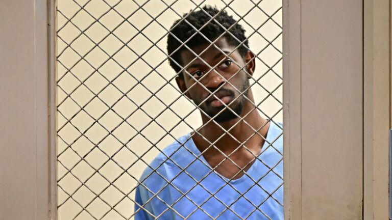 Lil Nas X vai ao tribunal por caso de agressão contra policial, advogado diz que ele está ‘indo muito bem’