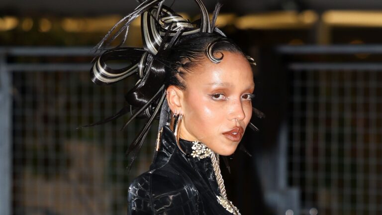 ‘Eu não sou FKA Twigs. Sou uma pequena luz dentro do meu coração’