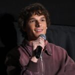 Como ‘Como Treinar Seu Dragão’ atrapalhou ator nas filmagens de ‘O Telefone Preto 2’