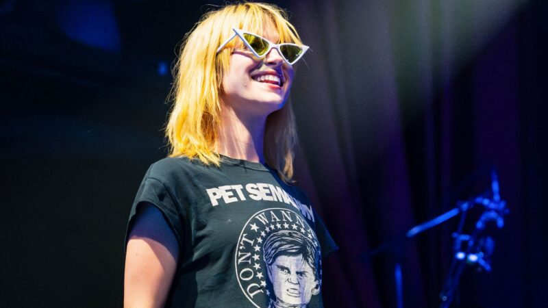 Hayley Williams diz que racistas, machistas e transfóbicos não são bem-vindos em seu show