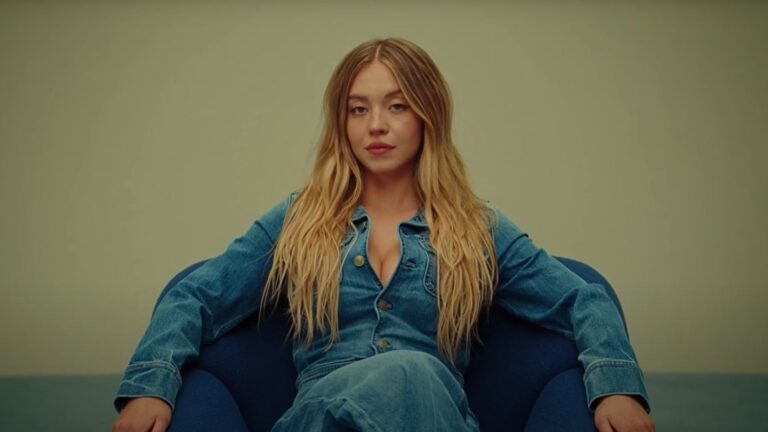 Sydney Sweeney, enfim, fala sobre polêmica de campanha com jeans