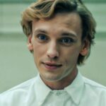 Jamie Campbell Bower, o Vecna, vem ao Brasil para evento de ‘Stranger Things’