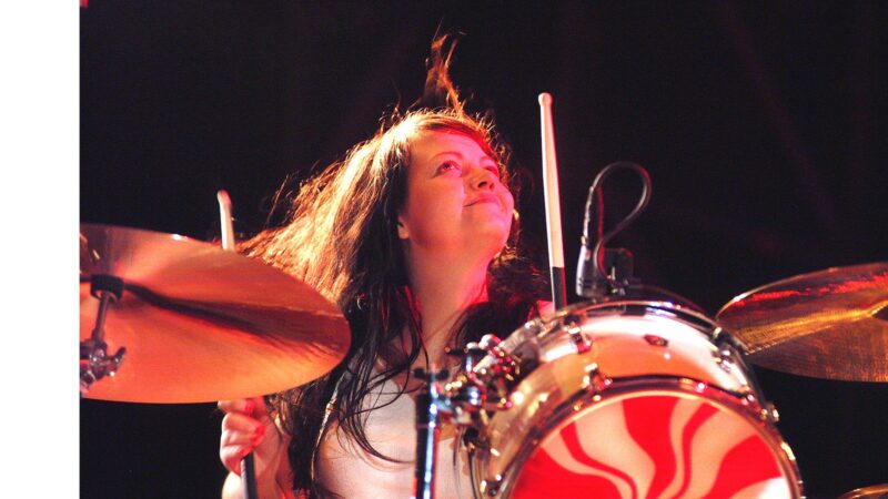 Meg White, do White Stripes (Foto: Dimitri Hakke/Redferns)