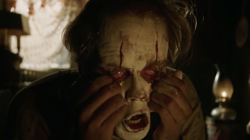 Personagem macabra de 'It 2' aparece em 'Bem-Vindos a Derry' e você (provavelmente) não percebeu