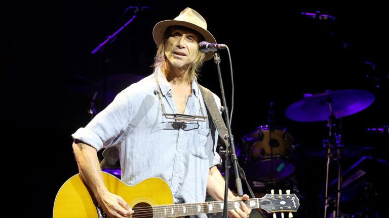 Todd Snider, que ajudou a moldar o alt-country e o Americana, morre aos 59 anos