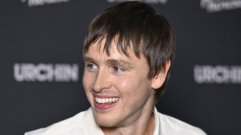 Os 4 melhores filmes da história para Harris Dickinson, o próximo ‘John Lennon’ do cinema