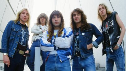 Iron Maiden em 1982 (E-D): Dave Murray (guitarra), Clive Burr (bateria), Bruce Dickinson (vocal), Steve Harris (baixo), Adrian Smith (guitarra) (Foto: Koh Hasebe / Shinko Music / Getty Images)
