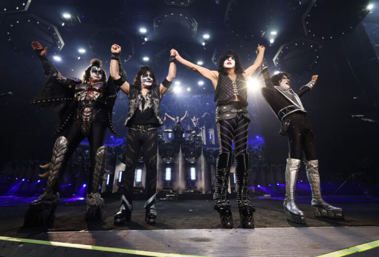Futuro do KISS revelado em Las Vegas: banda apresenta grandes projetos para além dos palcos